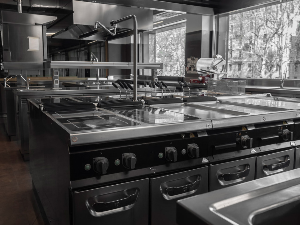 ALESSANDRO BORGHESE - IL LUSSO DELLA SEMPLICITÀ ALESSANDRO BORGHESE - IL LUSSO DELLA SEMPLICITÀ